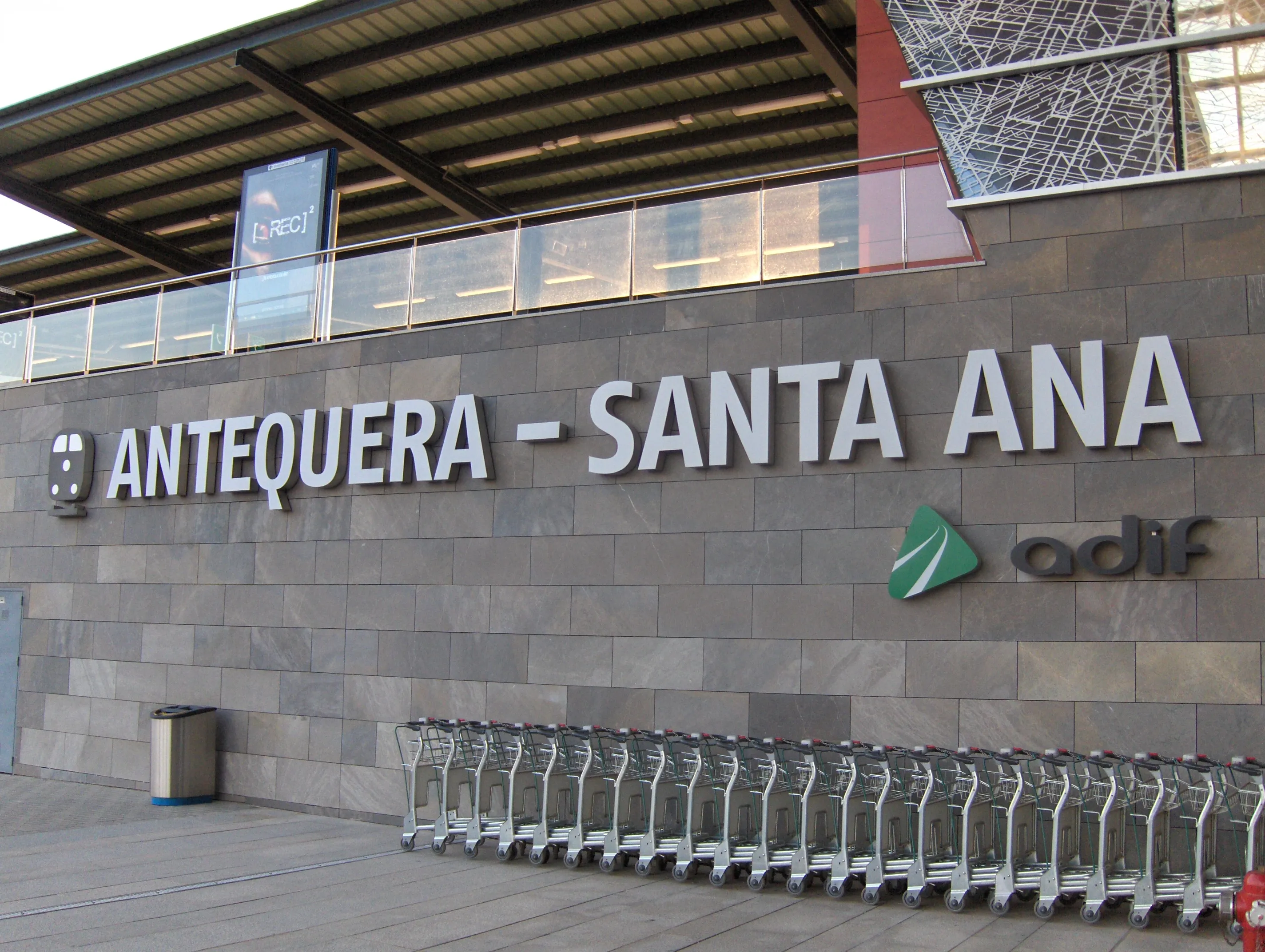 Taxi de Jesús Carmona para traslados a la Estación de Antequera-Santa Ana